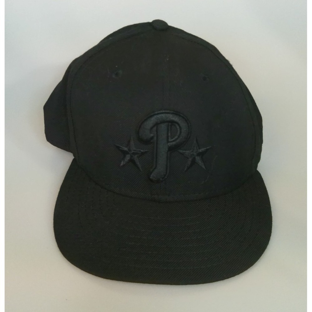Philadelphia Phillies Hat Cap Fitted Mens 7 1/8 Blackout MLB Baseball New Era